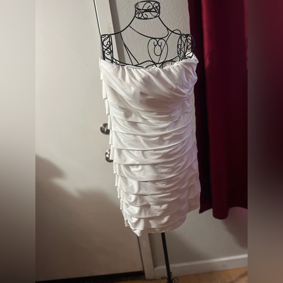 Speechless Strapless White Dress - Picture 5 of 9